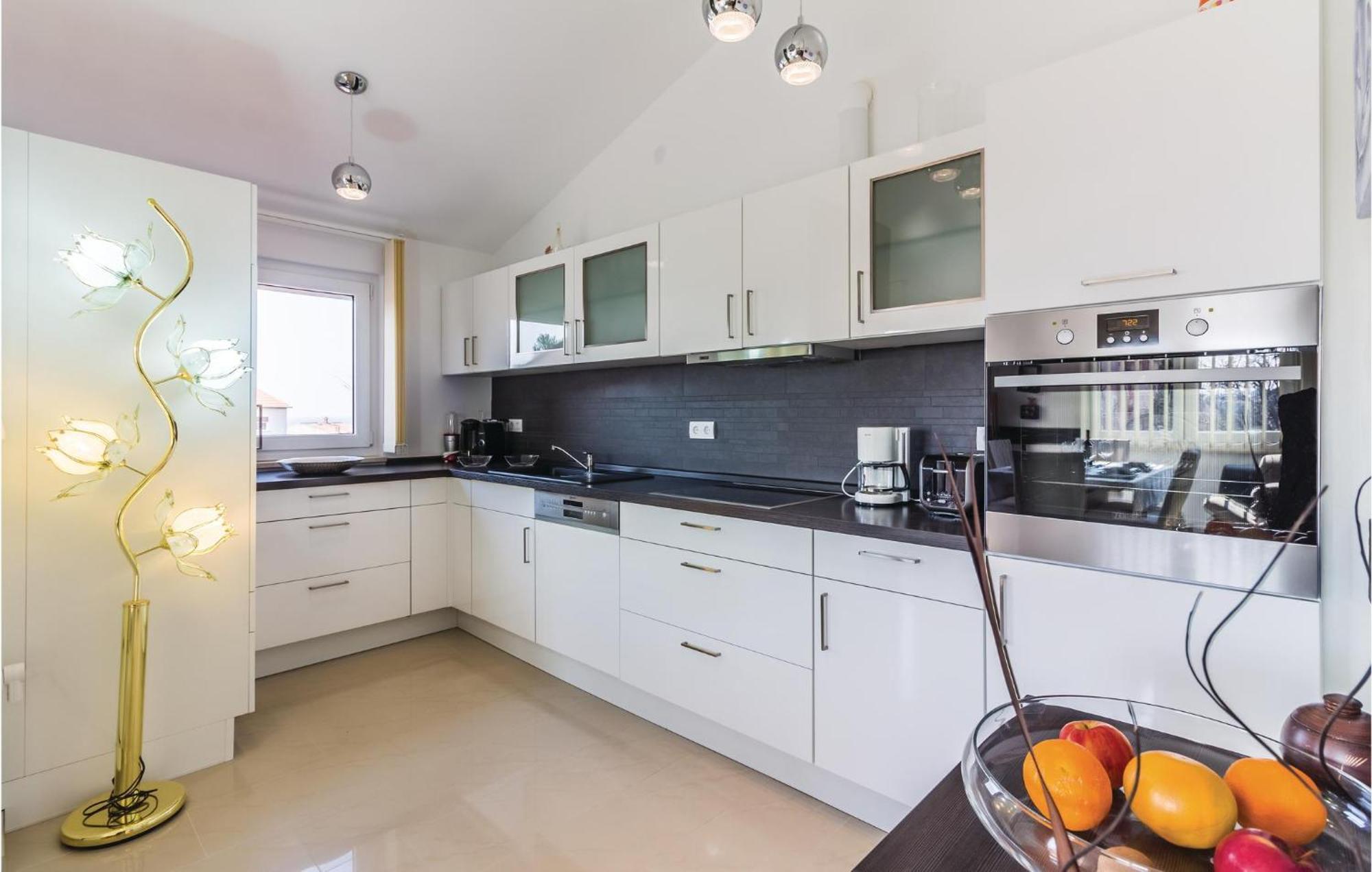 Stunning Apartment In Fazana With House Sea View Exterior photo
